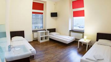 Camera tripla, bagno condiviso | Wi-Fi gratuito, lenzuola