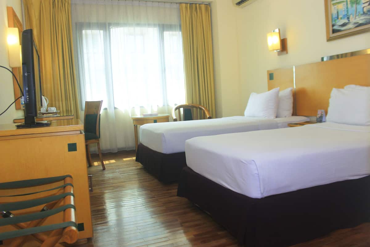 In-room safe, desk, rollaway beds, free WiFi
