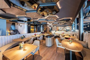 Bar (on property) - Hotel Arkadia - Adults Only (Corvara in Badia)