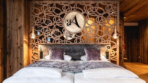 Alpine con letto matrimoniale o 2 letti singoli, balcone | Down comforters, in-room safe, free WiFi, bed sheets - Hotel Arkadia - Adults Only (Corvara in Badia)