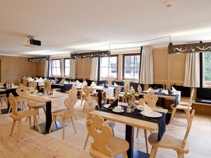 Desayuno buffet todos los días (con cargo) 
