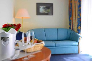 2-Room-Appartement (Suite) | Living area | TV