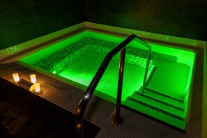 Poreallas, turkkilainen sauna, vartalohoitoja, mutakylpyjä