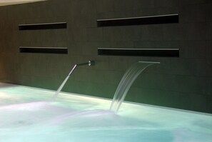 Hot tub, Turkish bath/hammam, body treatments, mud baths, hydrotherapy