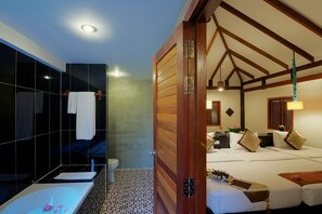 Private Villa Triple - Free roundtrip & City shuttle | Minibar, in-room safe, individually decorated, individually furnished - Bunwin Residence (Siem Reap)