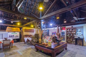 Lobby sitting area - Bunwin Residence (Siem Reap)