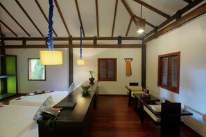 Minibar, in-room safe, individually decorated, individually furnished - Bunwin Residence (Siem Reap)