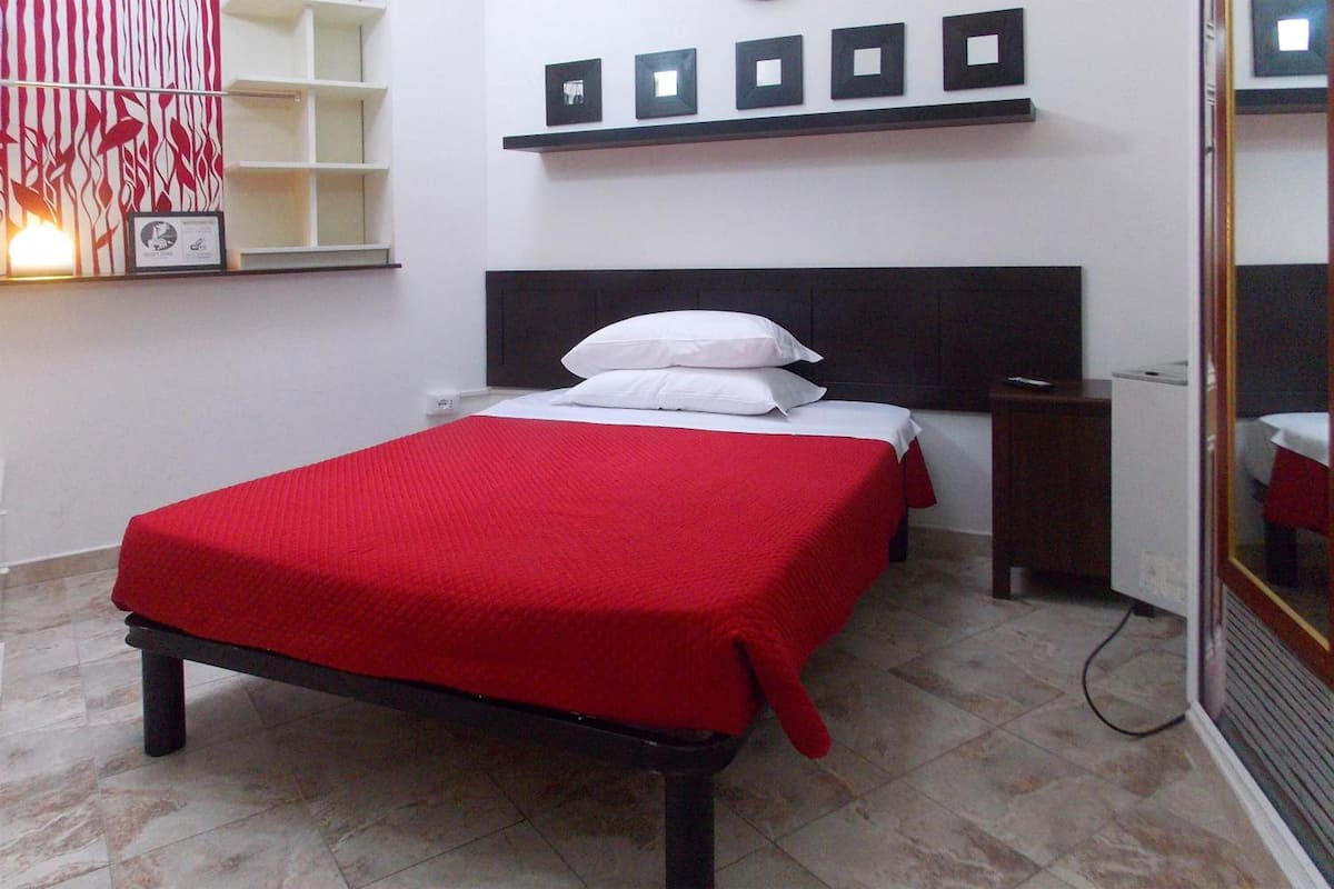 Iron/ironing board, free WiFi