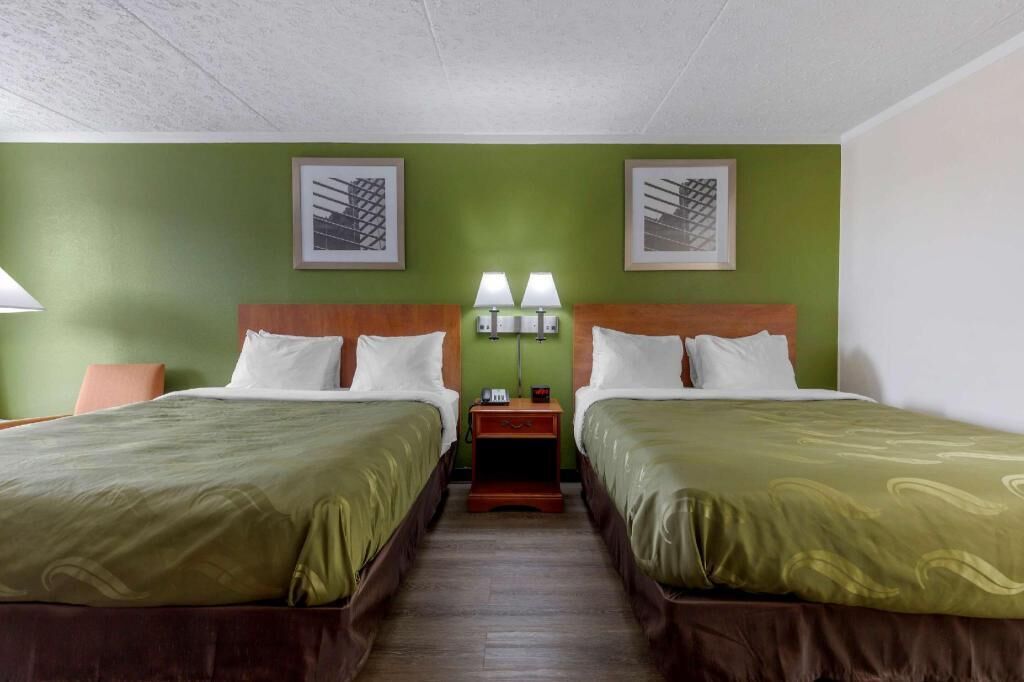 Desk, free cribs/infant beds, free rollaway beds, free WiFi