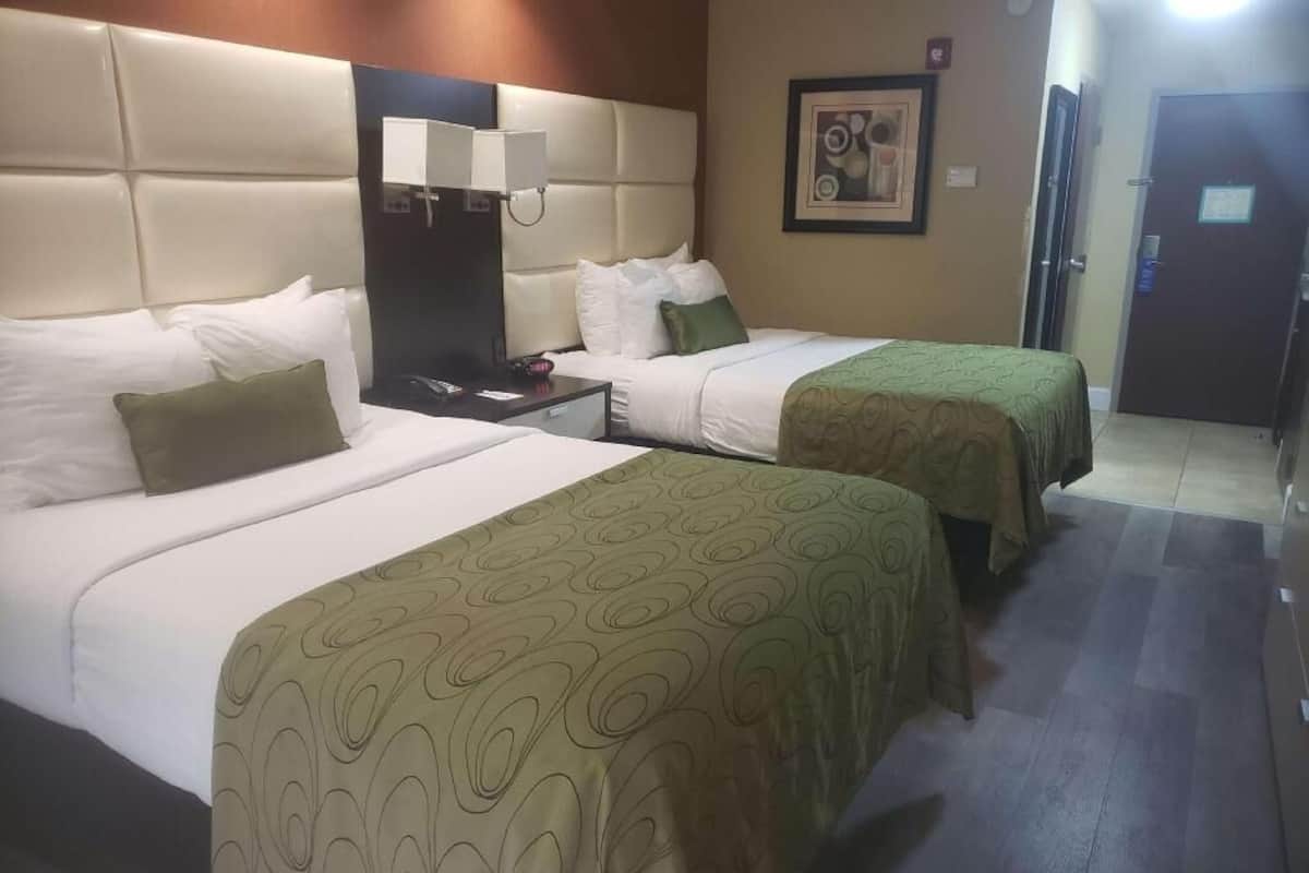 In-room safe, desk, laptop workspace, iron/ironing board