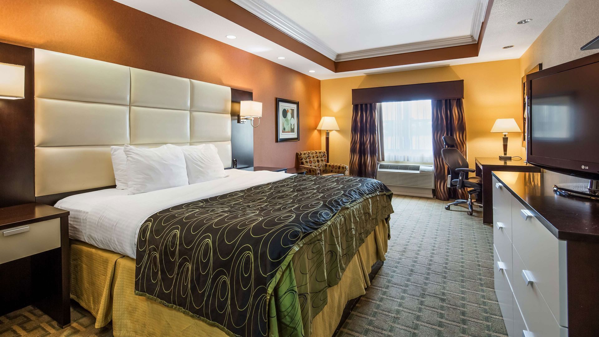 In-room safe, desk, laptop workspace, iron/ironing board