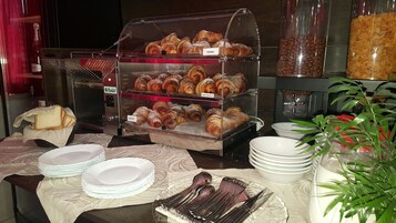 Desayuno continental incluido todos los días 