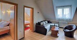 Junior Suite | Living area | Flat-screen TV - Hotel Novella Uno (Novi Banovci)