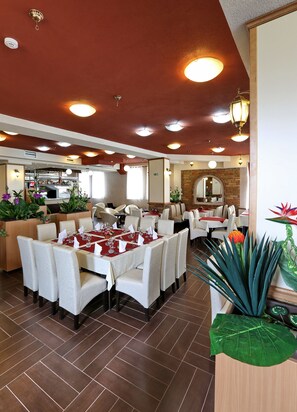 Dining - Hotel Novella Uno (Novi Banovci)