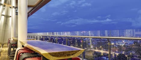 International cuisine, ocean views