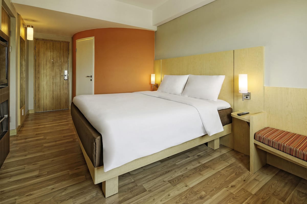 Minibar, in-room safe, desk, blackout curtains