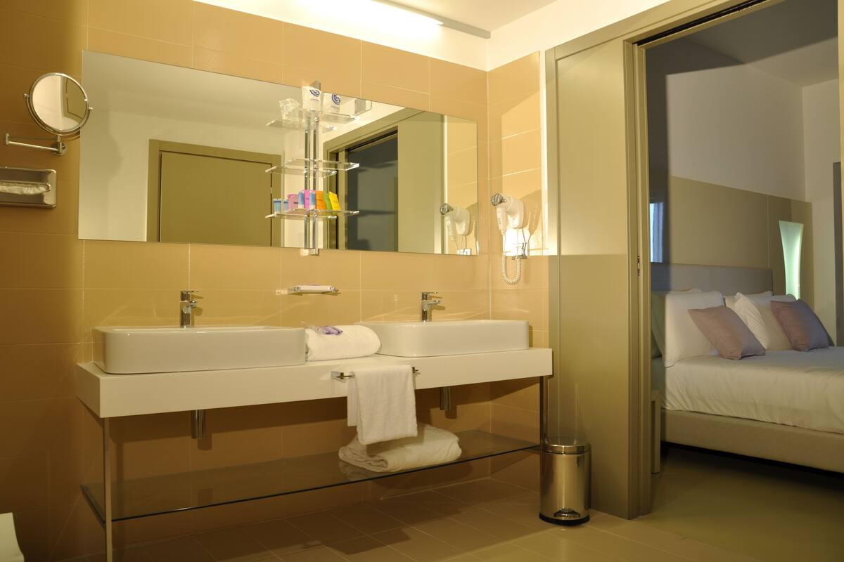 shower, free toiletries, hair dryer, bathrobes