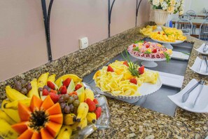 Café da manhã continental grátis todos os dias