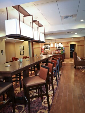 Restaurant - Hampton Inn Union City (Union City)