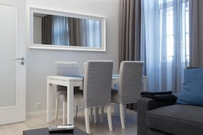 Apartment, 1 Bedroom | Living area