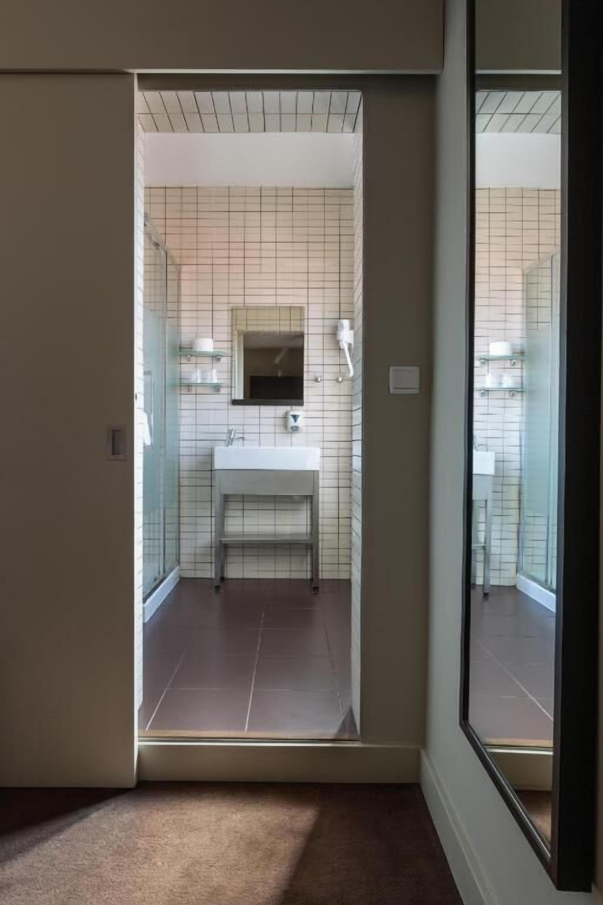 Photo - Riversuites