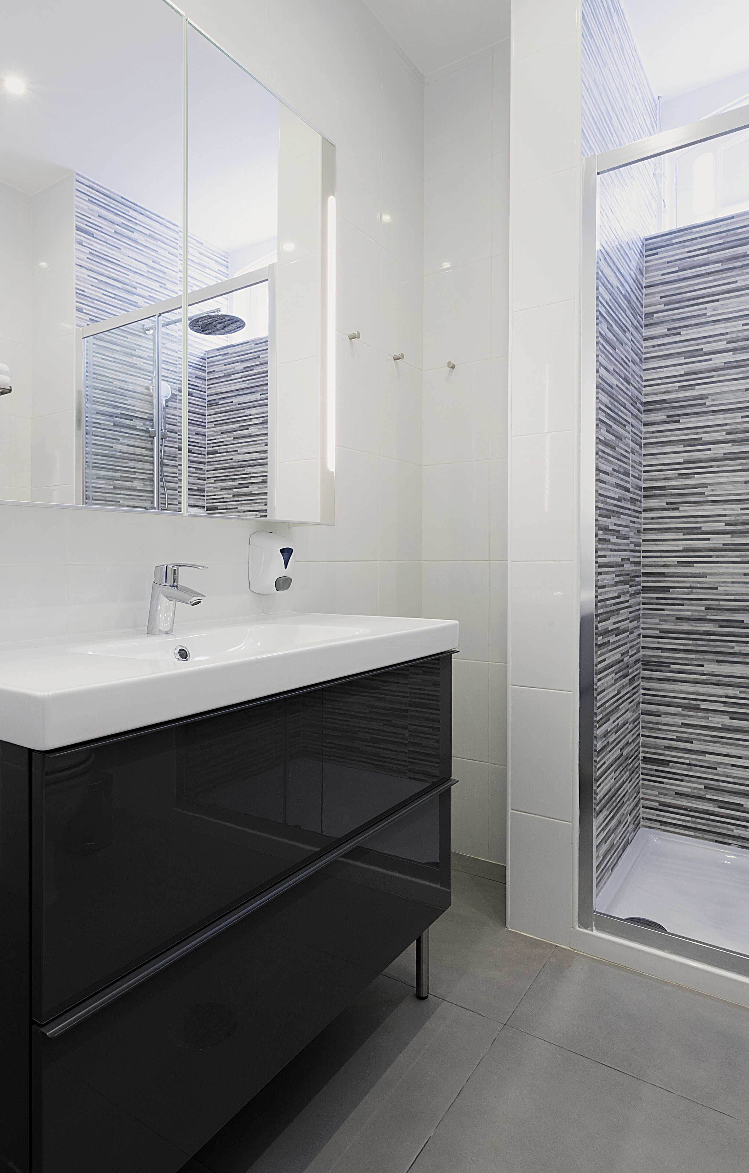 Photo - Riversuites