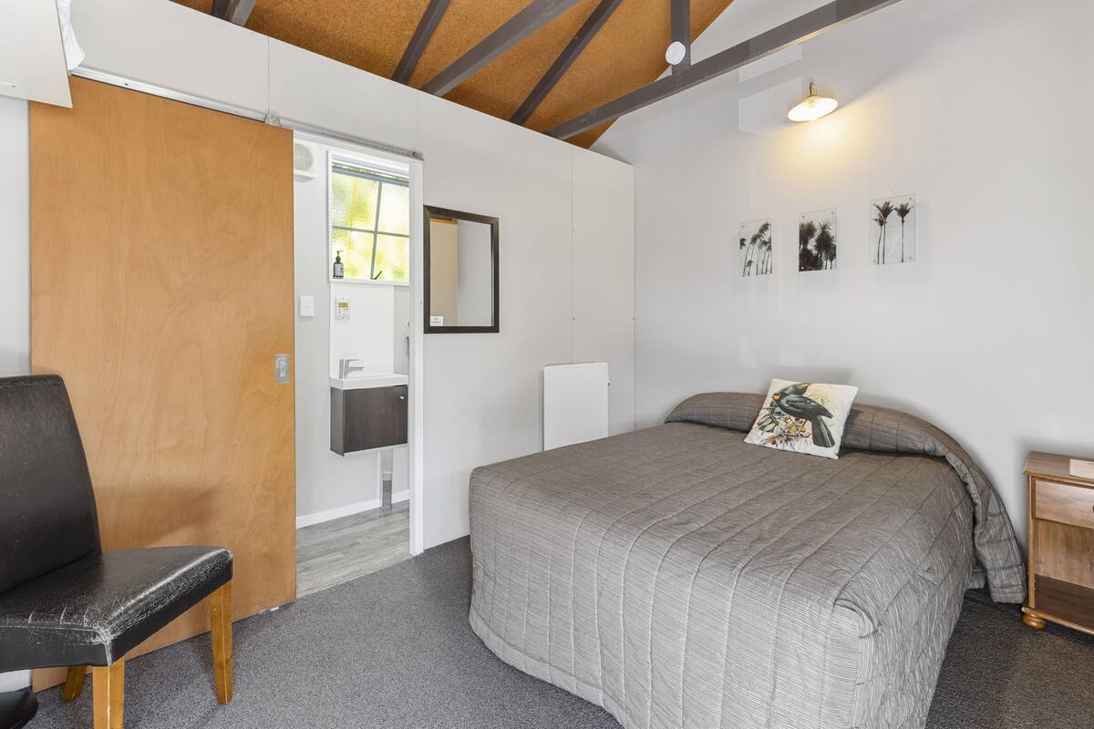 Double Room | Premium bedding, cribs (free), WiFi (free), bed sheets