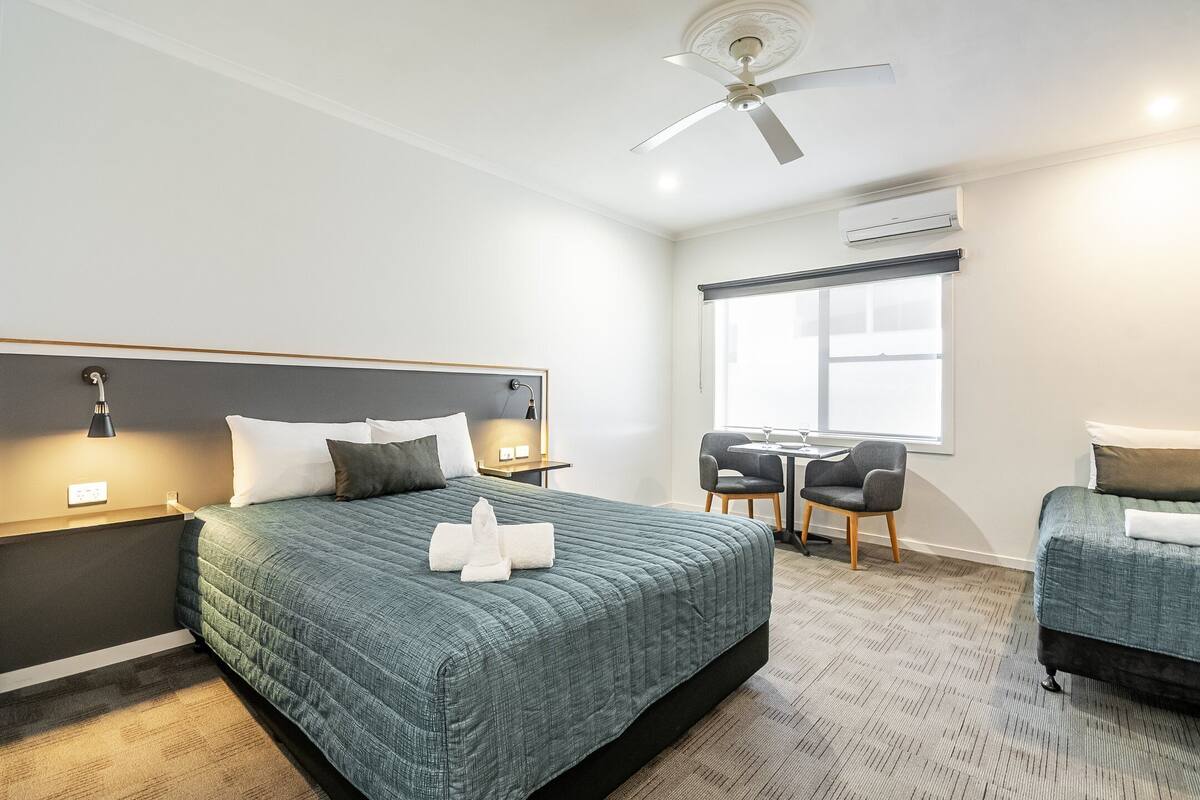 Standard Twin Room (No Pets) | Premium bedding, iron/ironing board, WiFi (free), individually decorated