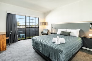 Ropa de cama de alta calidad y tabla de planchar con plancha 