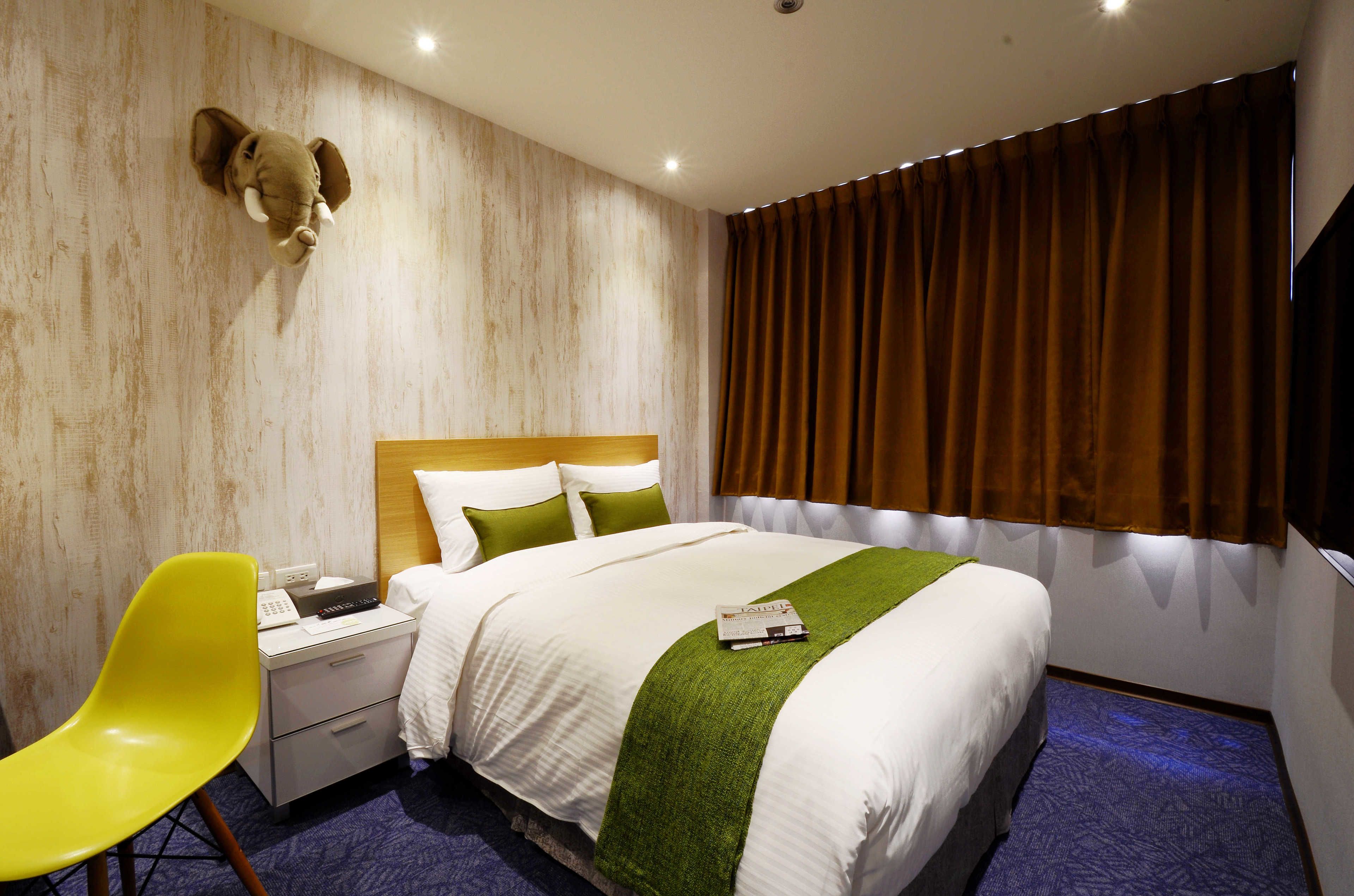 deluxe double room, city view | 1 bedroom, frette italian sheets, premium bedding, select comfort beds