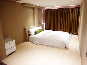 Deluxe Family Room, Two Double Beds | Frette Italian sheets, premium bedding, Select Comfort beds, minibar - ARK Hotel - Dongmen (Taipei)
