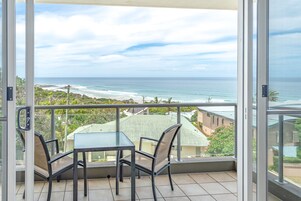 Apartamento Premium, 2 habitaciones, vistas al mar | Vistas del balcón