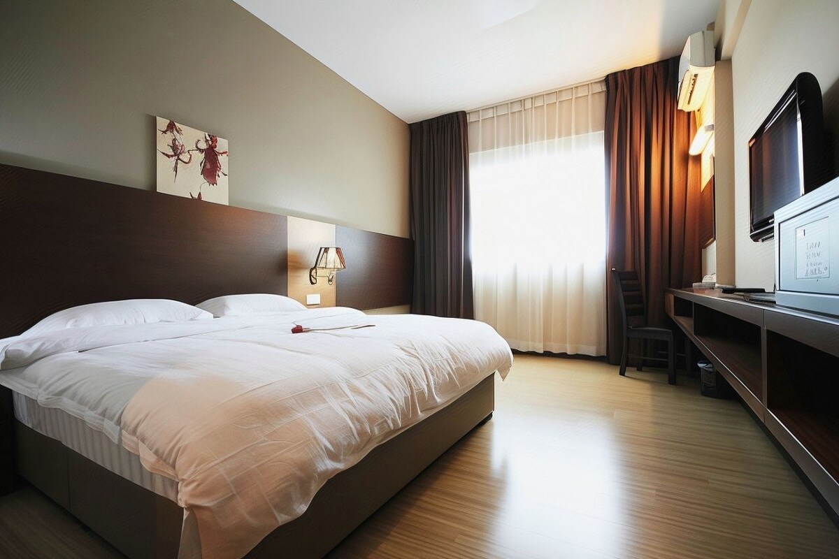 Premier Deluxe Room (King)
