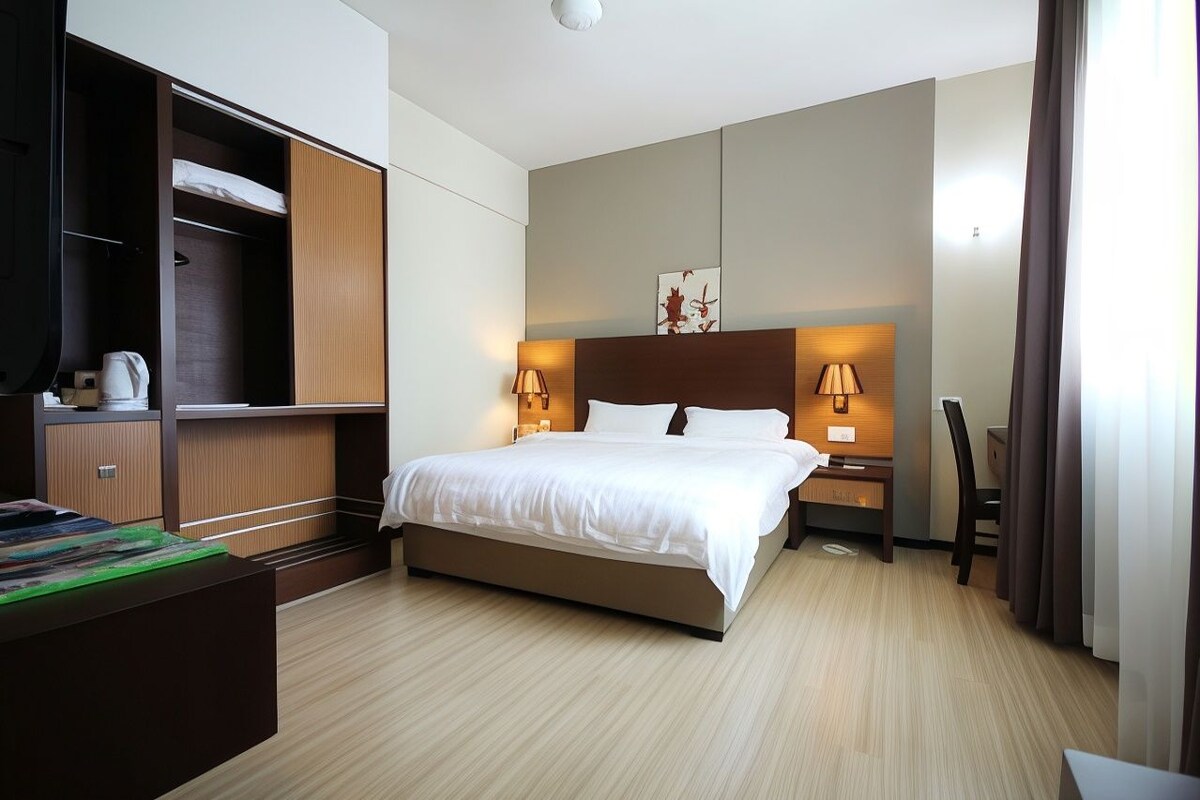 Deluxe King Room