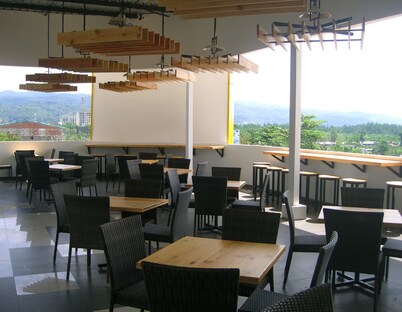 肯达利龙腾酒店