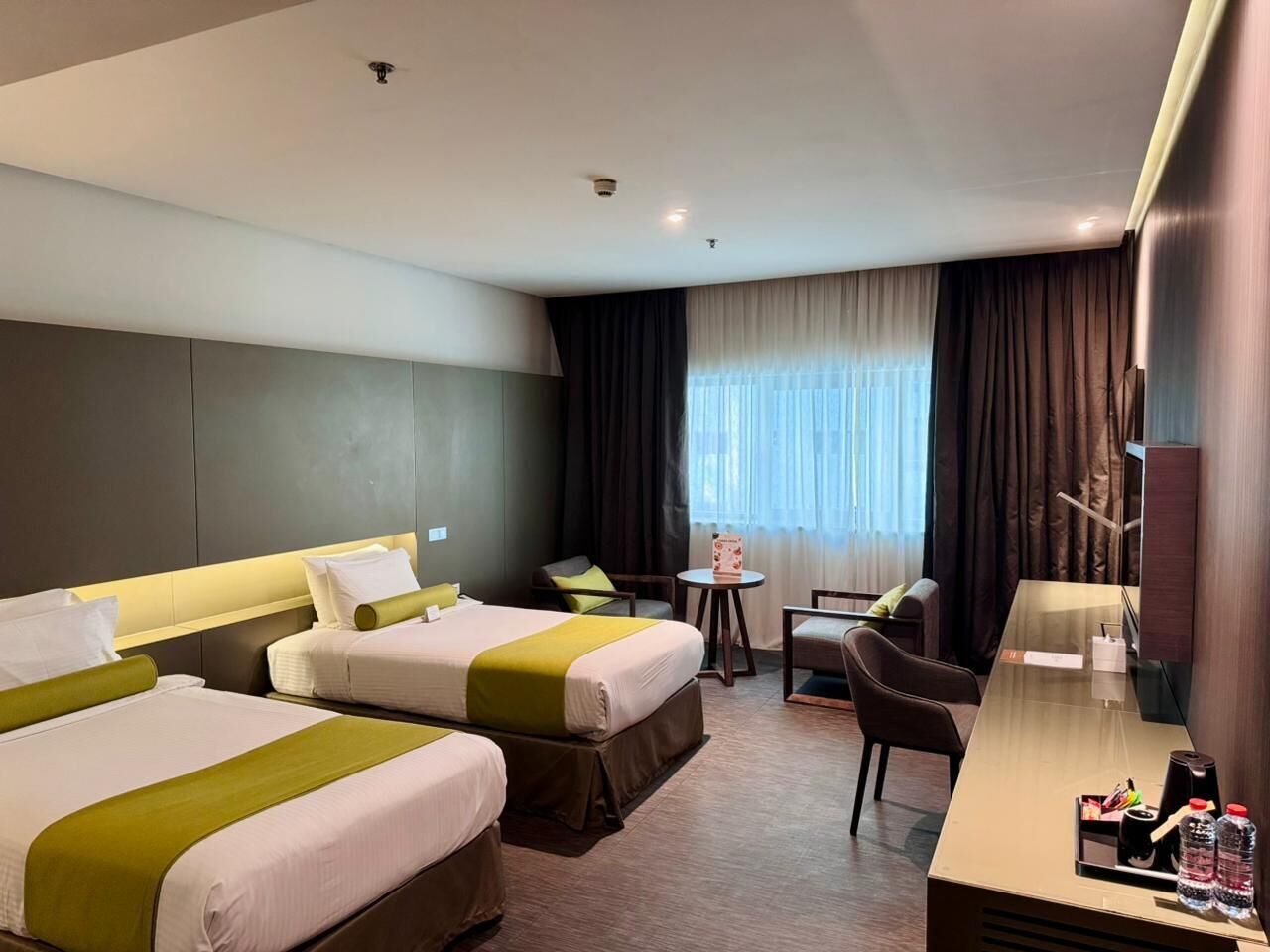 Superior Twin Room, City View | Minibar, in-room safe, desk, blackout drapes