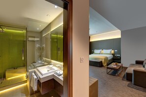 Superior-Zimmer, Stadtblick (King) | Minibar, Zimmersafe, Schreibtisch, Verdunkelungsvorhänge