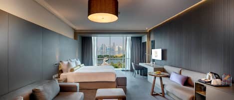 Combined shower/bathtub, free toiletries, hair dryer, bathrobes