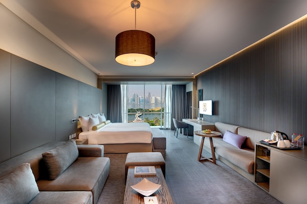 Combined shower/tub, free toiletries, hair dryer, bathrobes