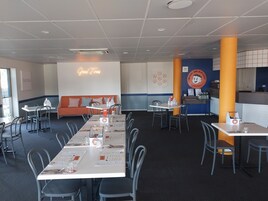 Breakfast and dinner served