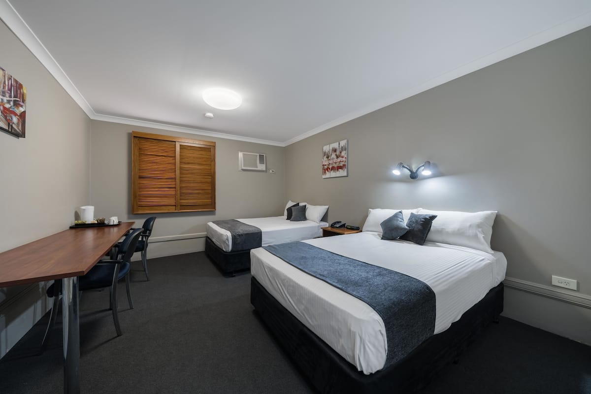 Iron/ironing board, free WiFi, bed sheets, wheelchair access