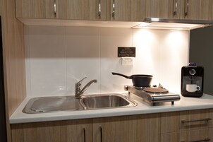 Quarto família | Cozinha americana privada | Geladeira, micro-ondas, cafeteira/chaleira, chaleira elétrica