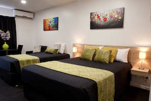 Stúdíóíbúð - eldhúskrókur (Twin) | Skrifborð, hljóðeinangrun, straujárn/strauborð, vöggur/ungbarnarúm