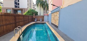 Outdoor pool - Nirvana Boutique Hotel (Pattaya)