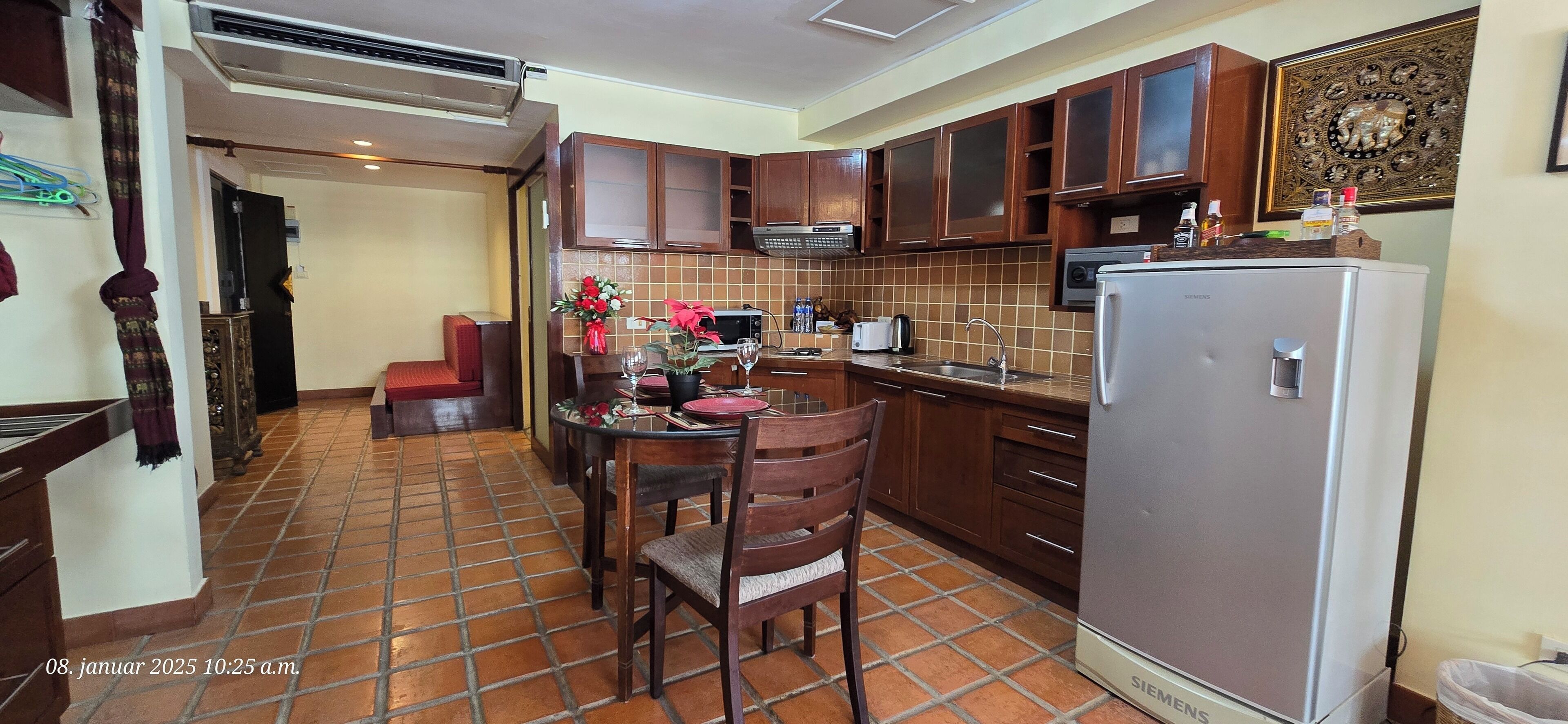 deluxe studio | egyptian cotton sheets, minibar, in-room safe, desk