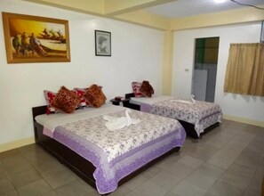 Deluxe Triple Room (Hot Shower) - Starfire Resort (Boracay Island)