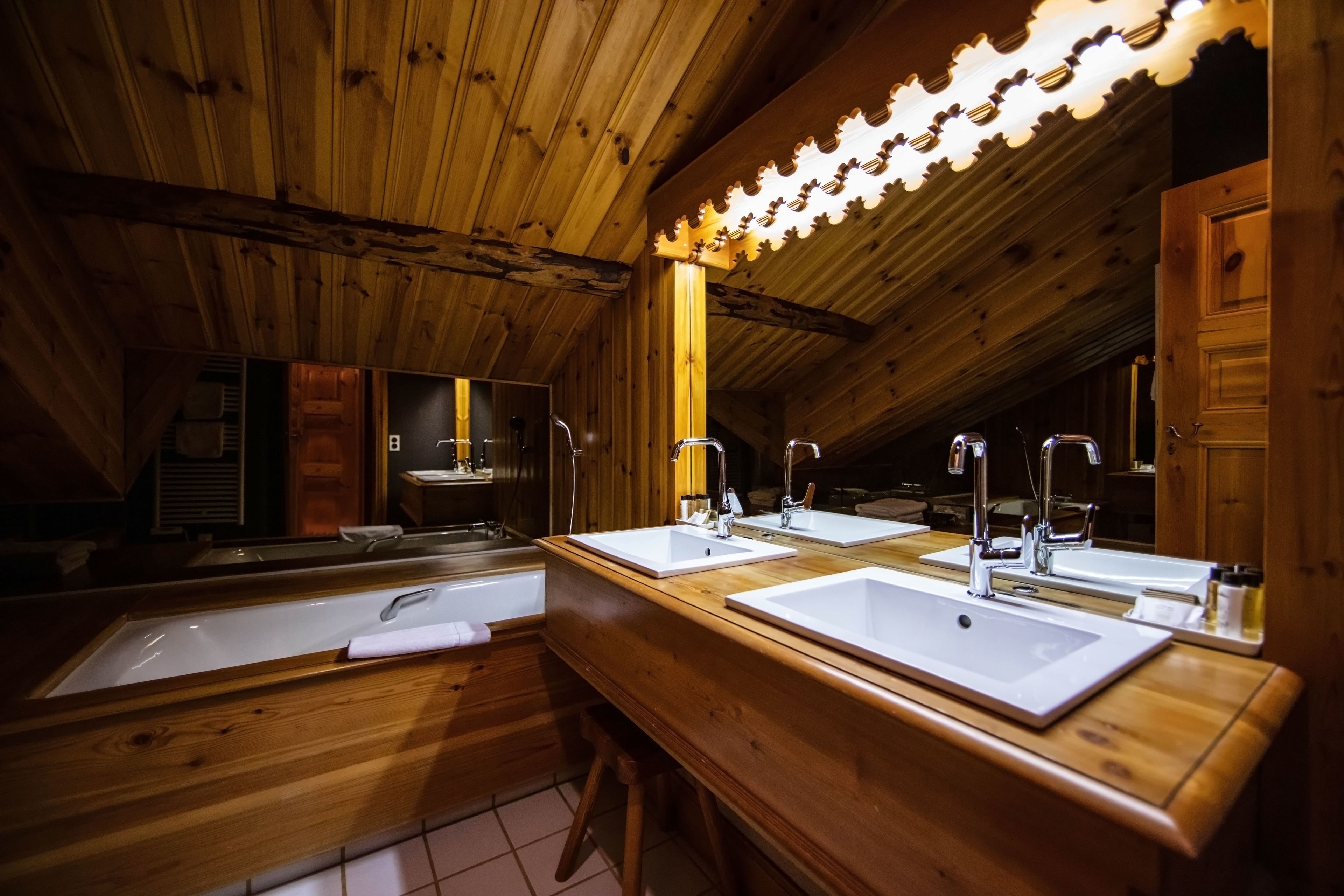 family suite | bathroom | free toiletries, hair dryer, slippers, towels