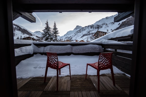 Triple Room | In-room safe, desk, blackout drapes, soundproofing - Hotel La Savoyarde (Val-d'Isere)