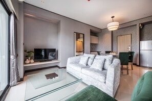 Penthouse, 2 Bedrooms | Living area