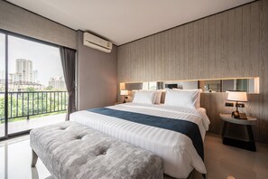 Suite, 1 Bedroom | Minibar, in-room safe, individually decorated, individually furnished - Manhattan Pattaya Hotel (Pattaya)